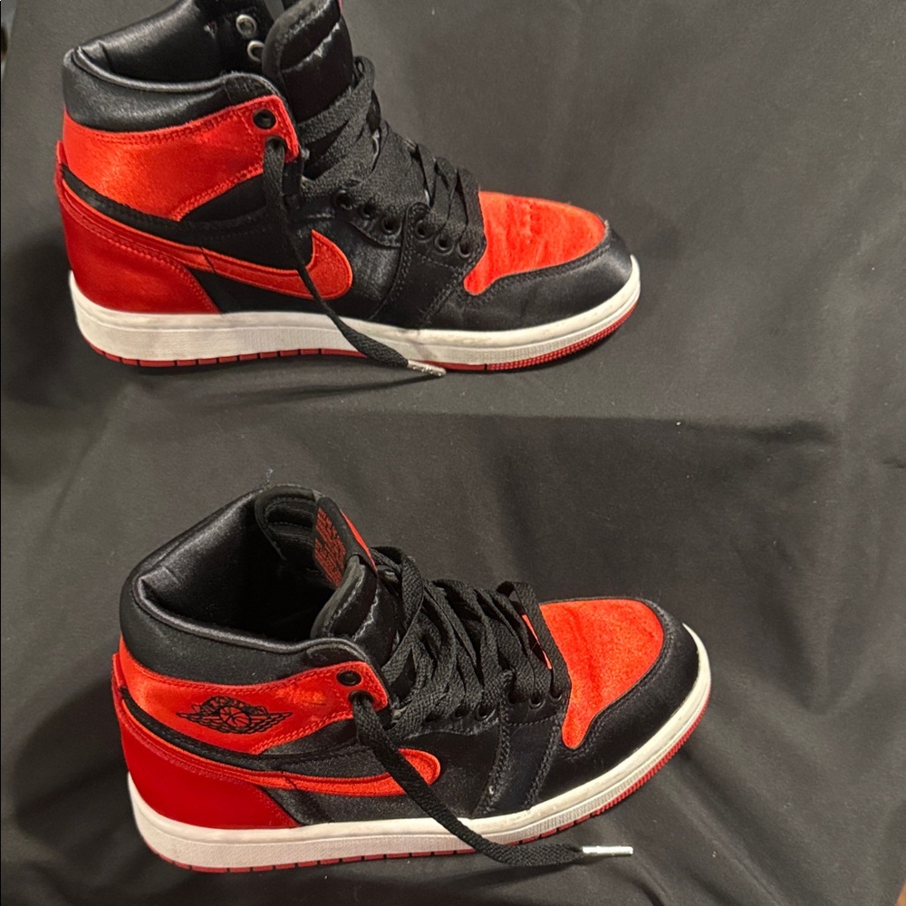 Nike Men's Black and Red High-Top Sneakers